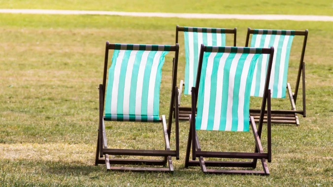 Pourquoi les chaises longues promotionnelles sont-elles le gadget idéal pour les événements et les promotions en plein air ?
