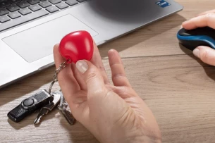 Porte-clés anti-stress LOVE - Rouge