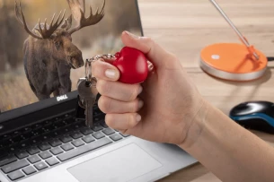 Porte-clés anti-stress LOVE - Rouge